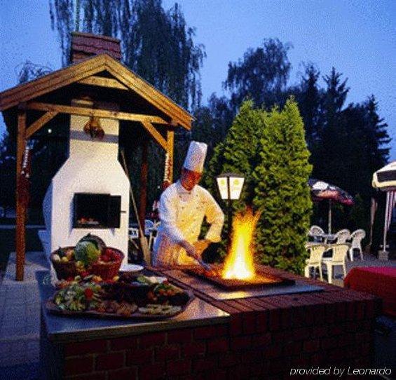 Hotel Nagyerdo Debreţin Restaurant foto