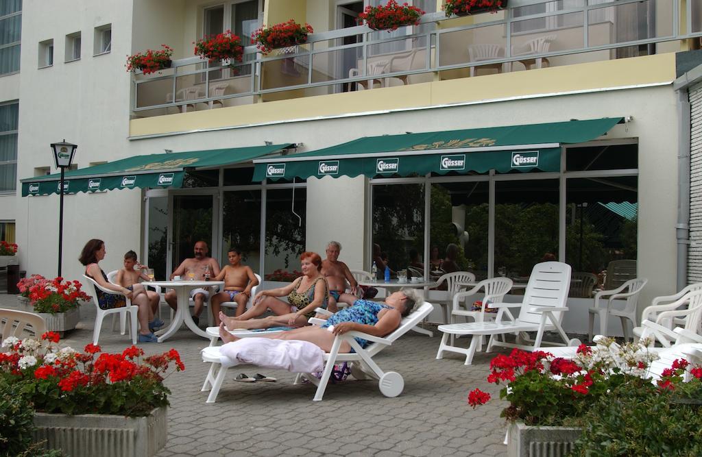 Hotel Nagyerdo Debreţin Exterior foto
