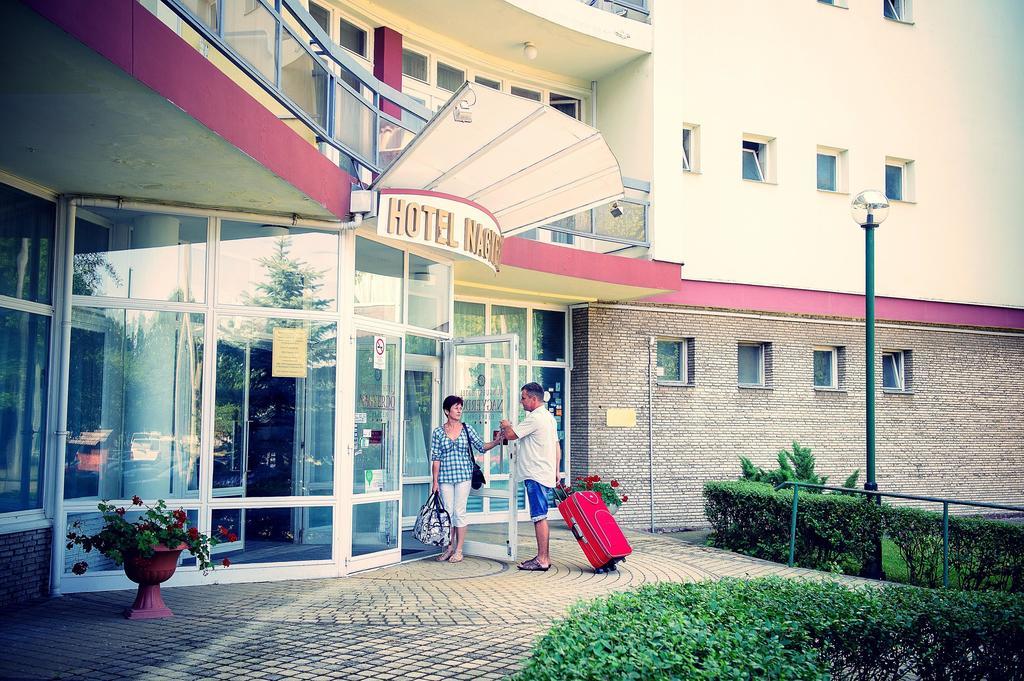 Hotel Nagyerdo Debreţin Exterior foto